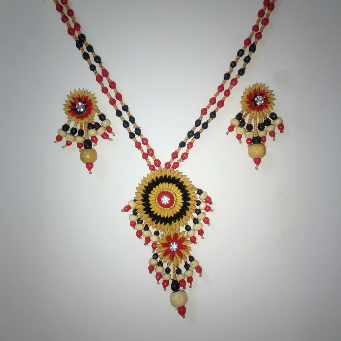 Red and Black Paddy Necklace Set