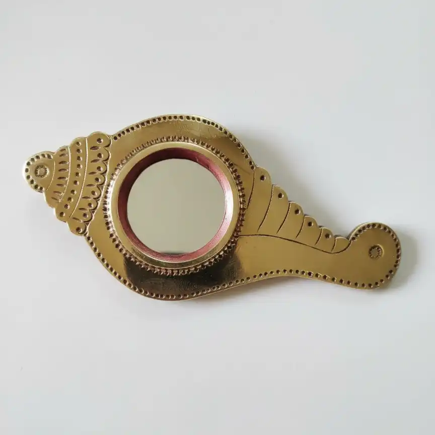 Conch Shape Aranmula Kannadi