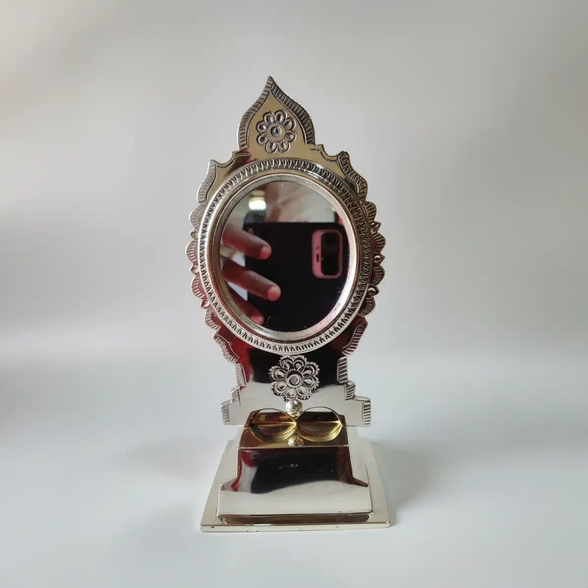 Aranmula Kannadi with Lamp Base