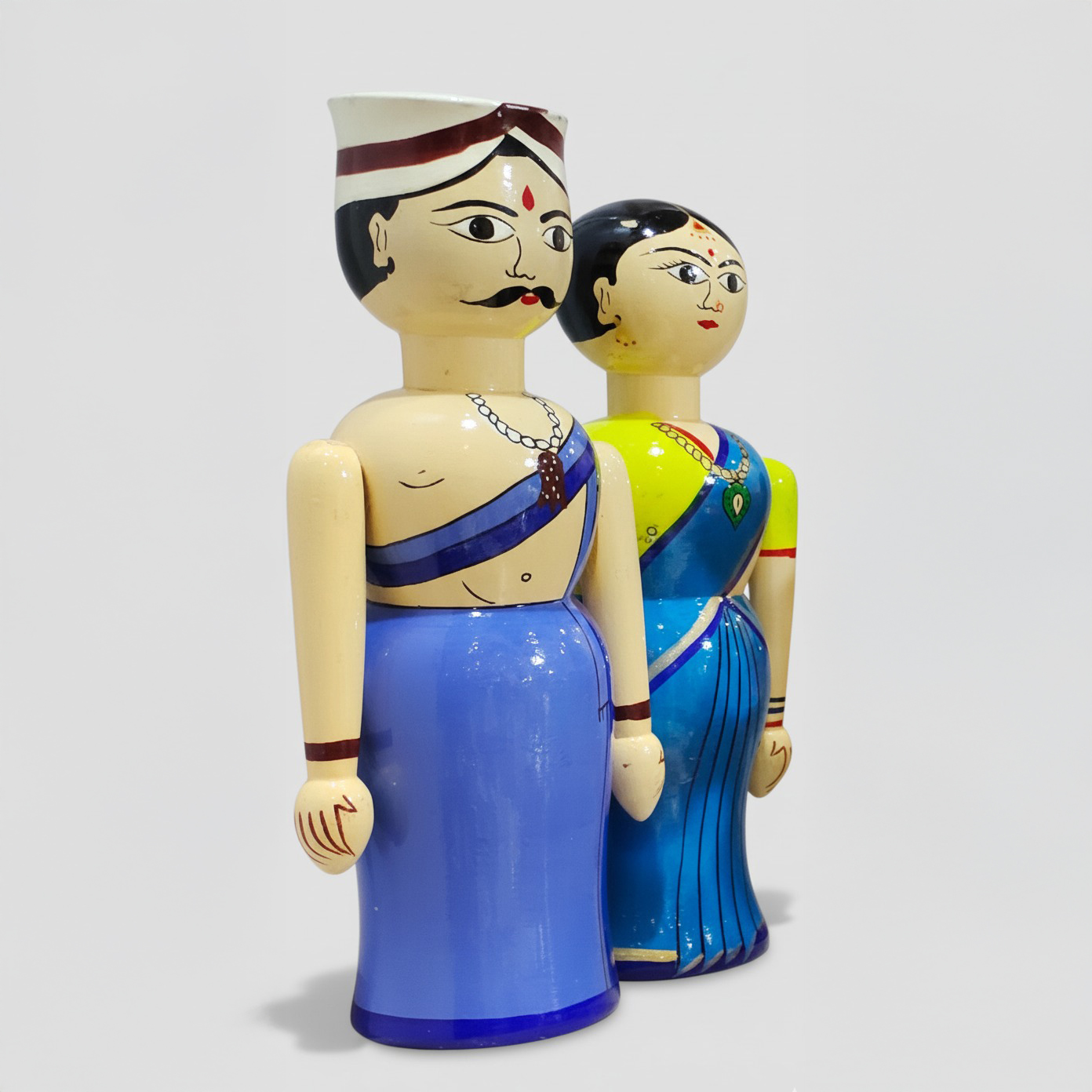 Thanjavur Thalaiyatti Bommai - King and Queen Dolls